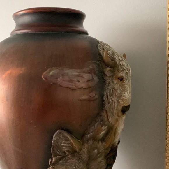 The Bradford Exchange 2007 "Ancient Spirits" 15" Vase Retired animal‎ brown - Picture 5 of 10